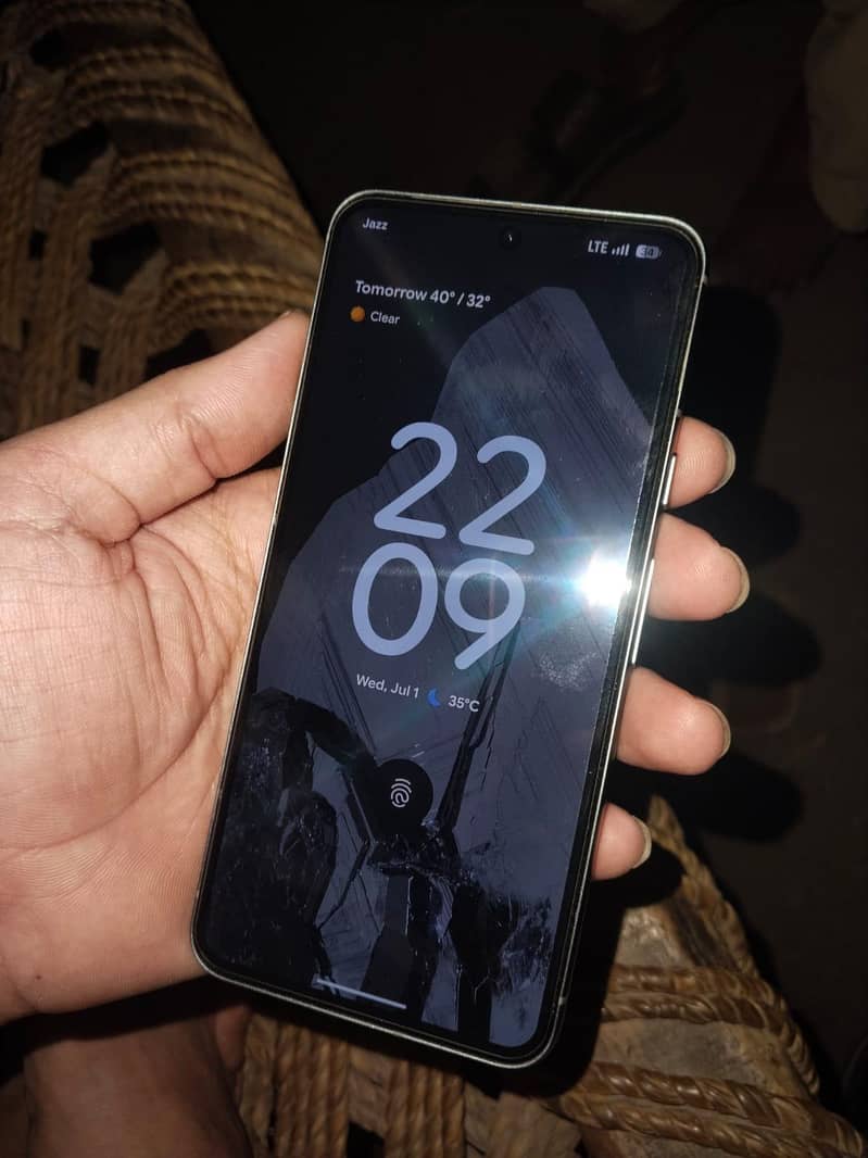 Google Pixel 8 1