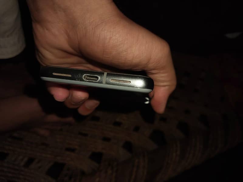 Google Pixel 8 5