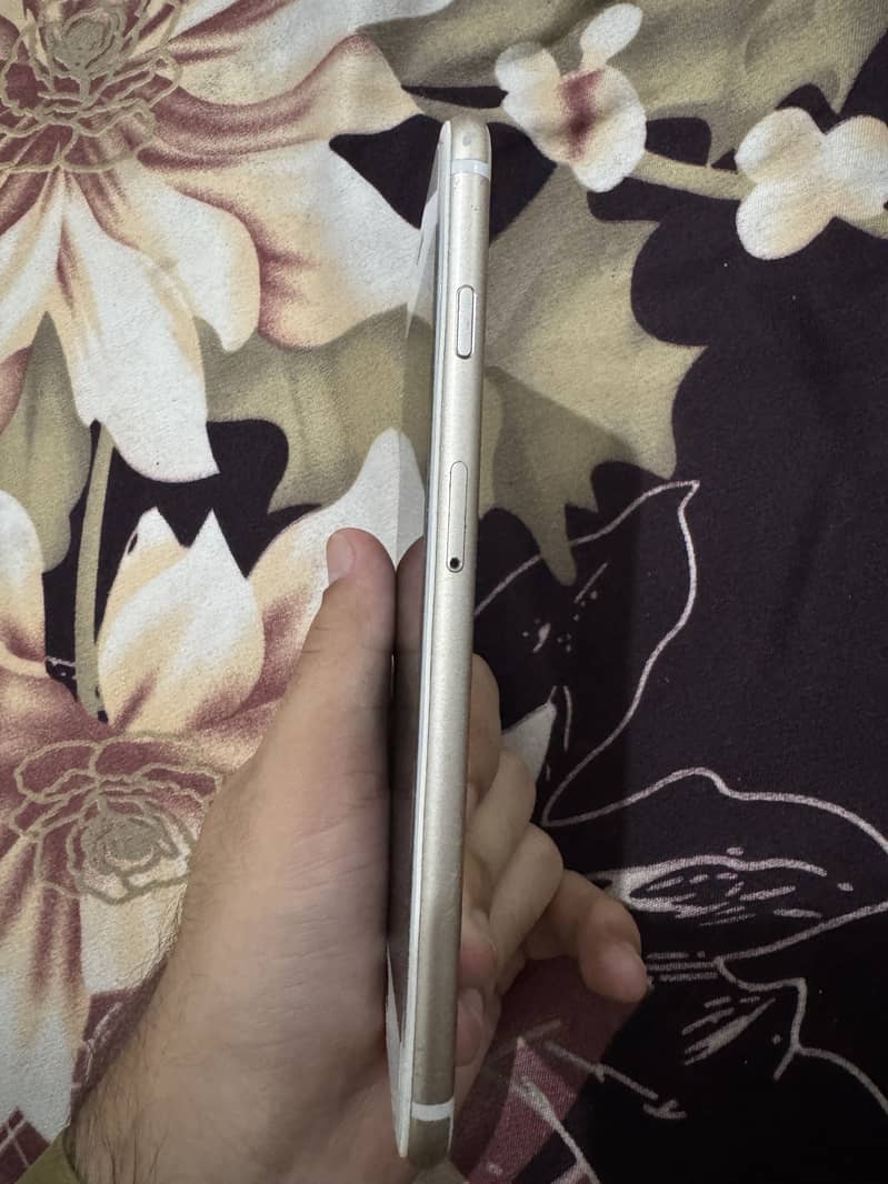 Apple iPhone 6S Plus 3