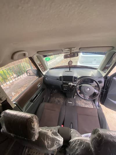 Nissan Roox 2010