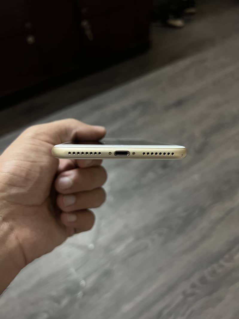 Apple iPhone 7 Plus 4