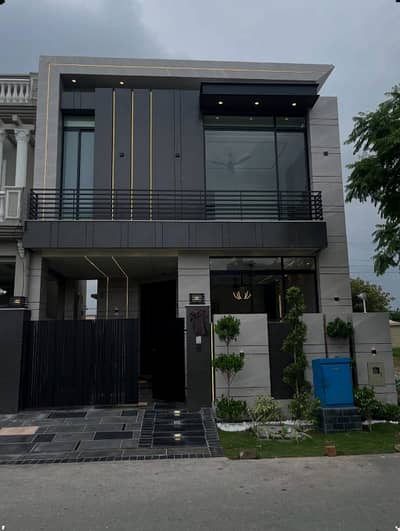 SYED BROTHERS PROUDLY OFFERS: 5 Marla Elegant And Fully Maintained Bungalow Is Available In The Best Block Of DHA Phase 5, Lahore.
