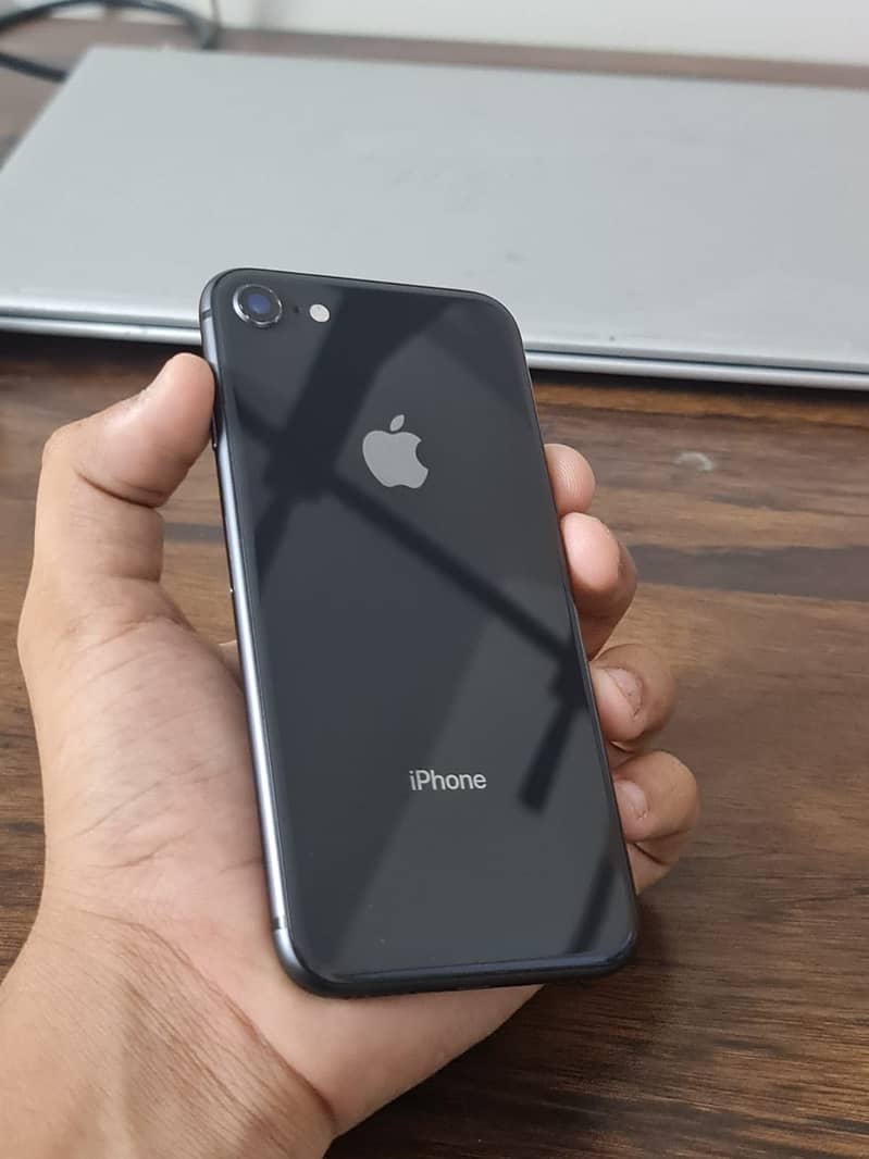 iPhone 8 3