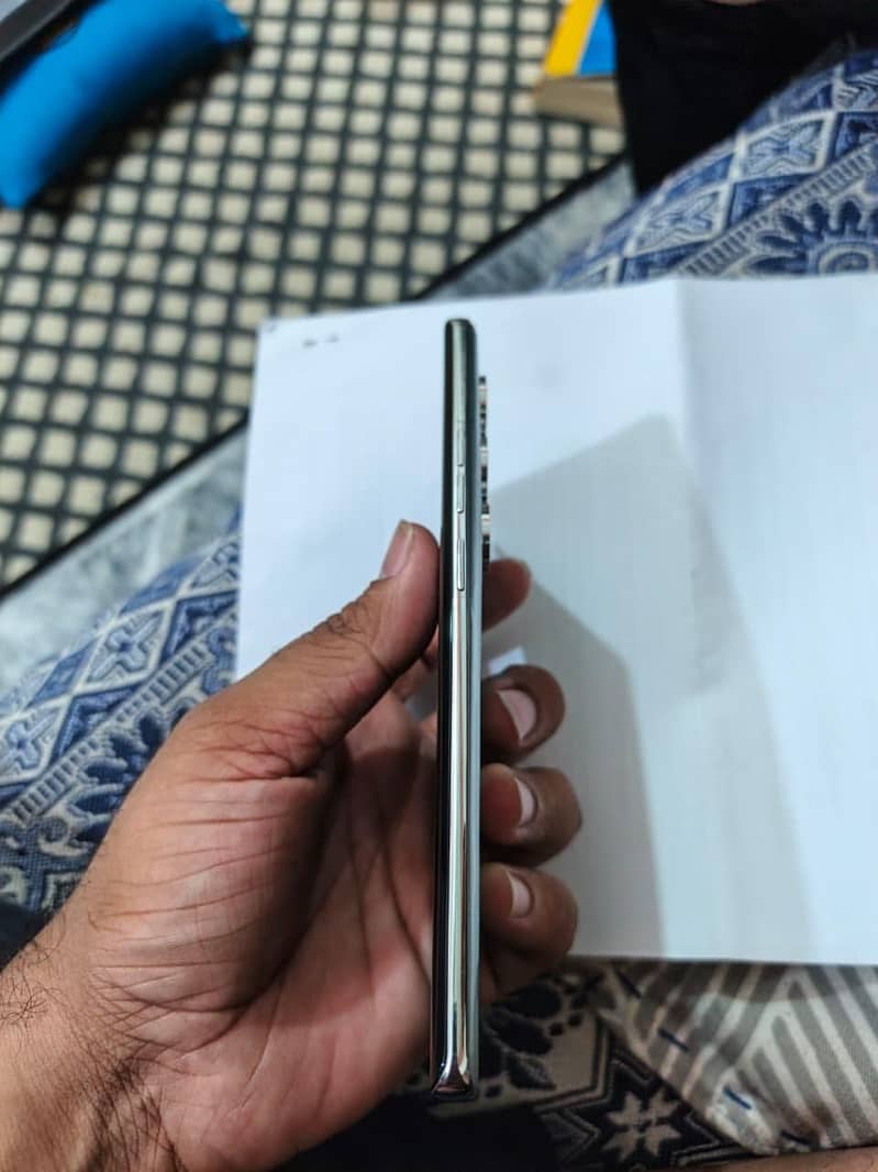 Tecno CAMON 40 Pro 4