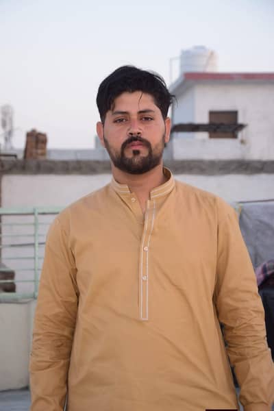 Mein Dental Assistend ki Job ker raha hoon