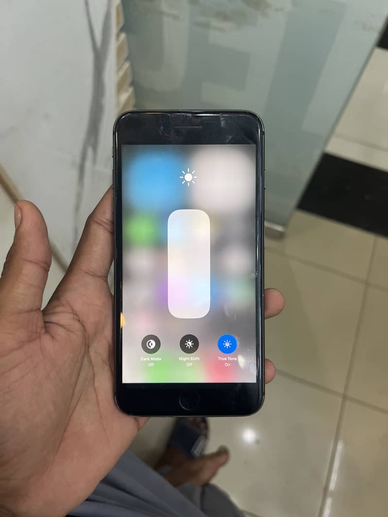 Apple iPhone 8 Plus 6