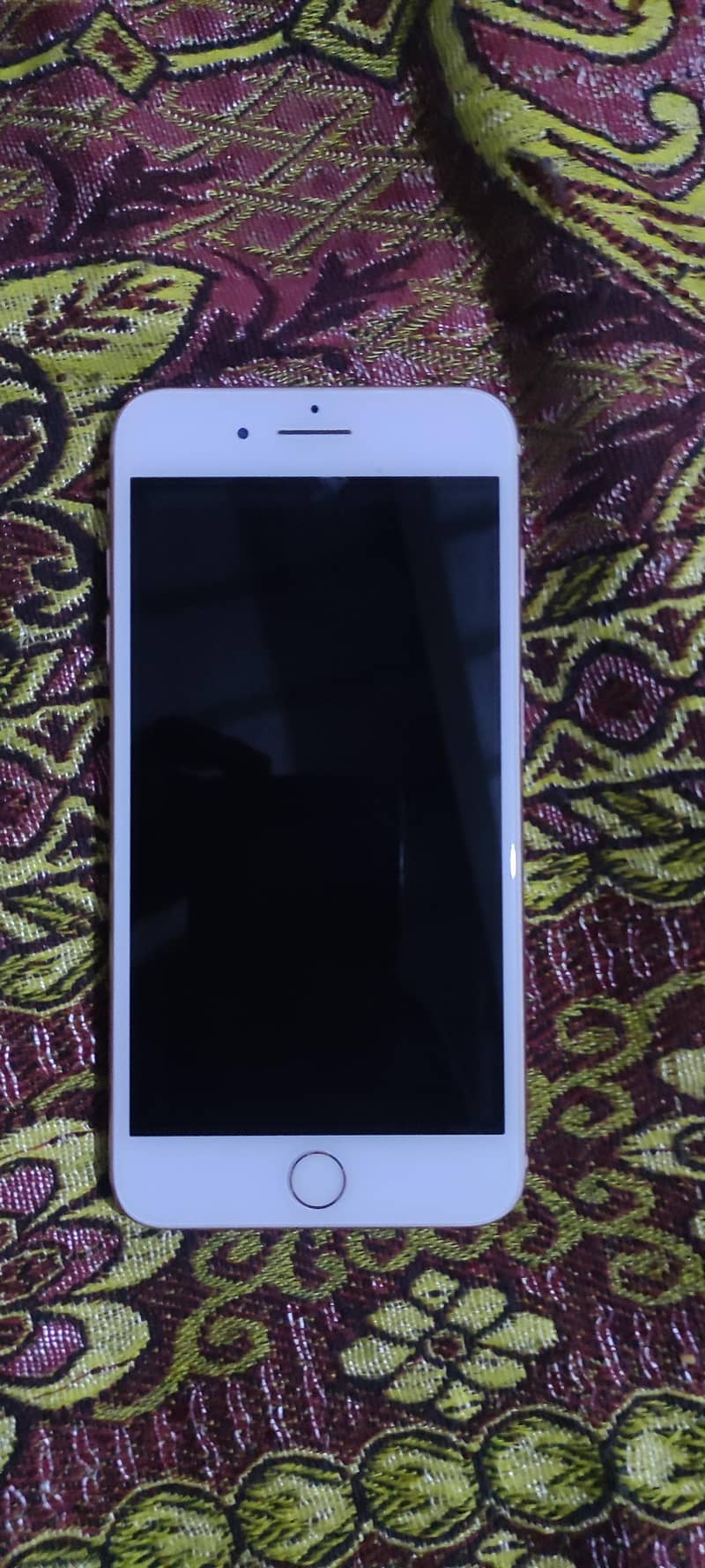 Apple iPhone 8 Plus 1