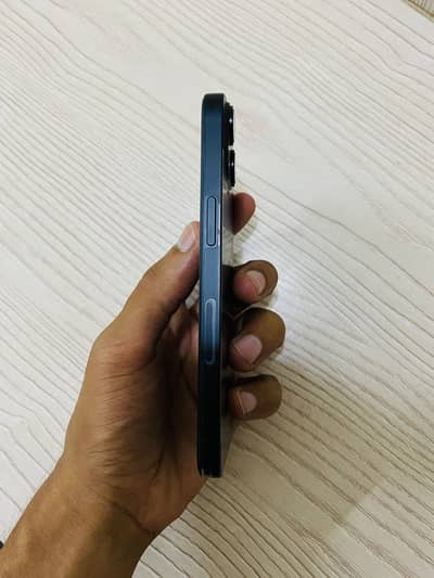 Apple iPhone 14