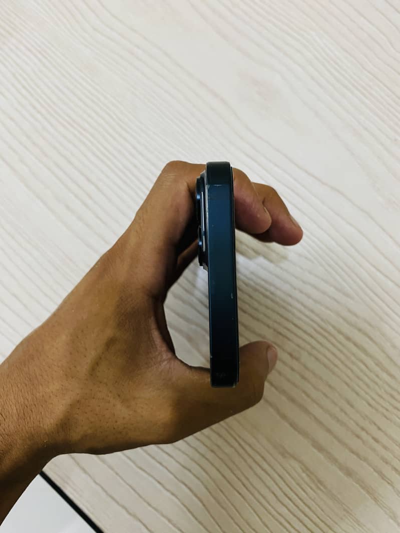 Apple iPhone 14 5
