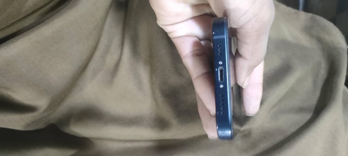 Apple iPhone 13 3