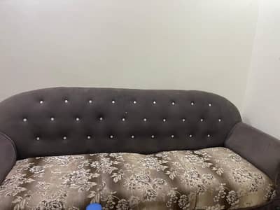 my 5 seater sofa in brown color 100% ok