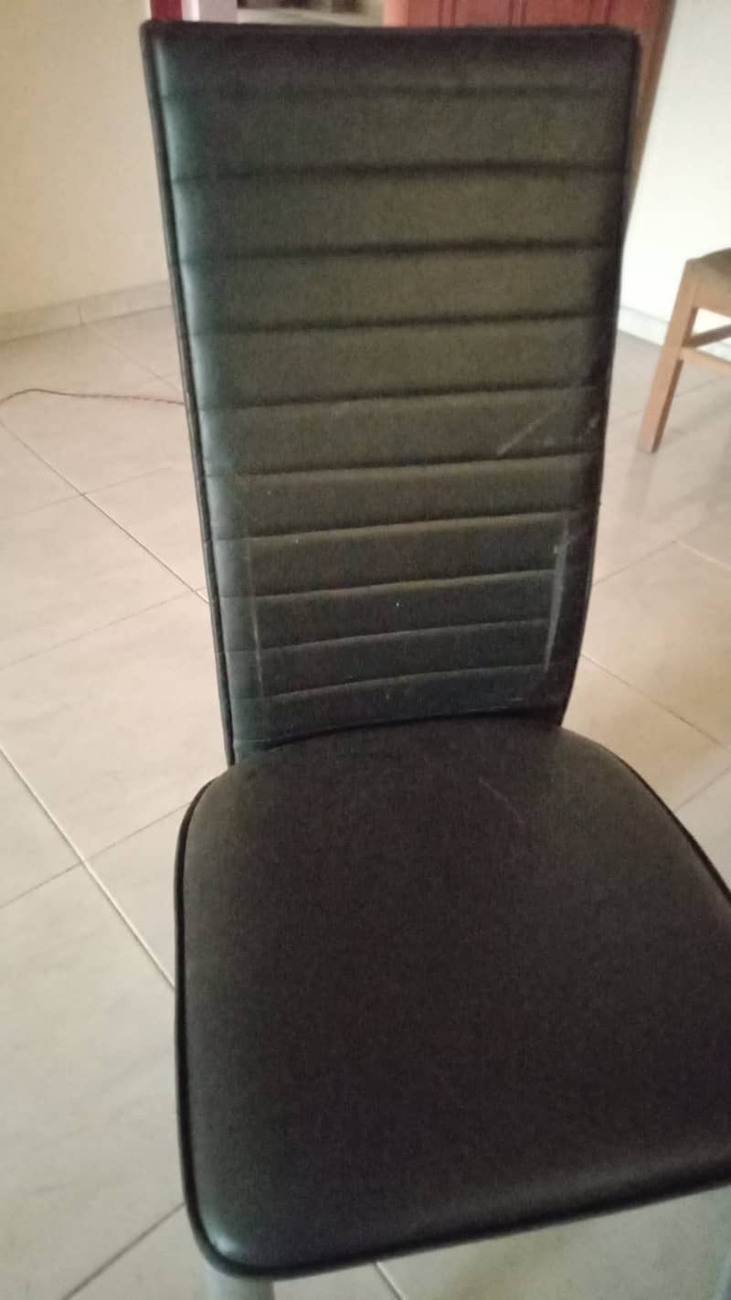 Dinning table 0