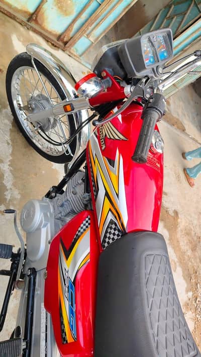 25 model he 2lakh 5k contact is num pe kro 0316_1247011