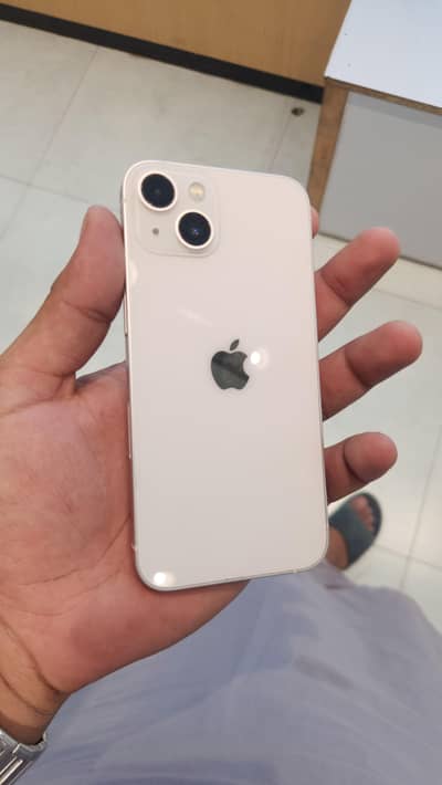 Apple iPhone 13 pink