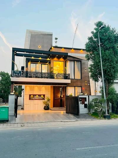 5 Marla Luxury House is Available for Rent in Bahria Town Lahore