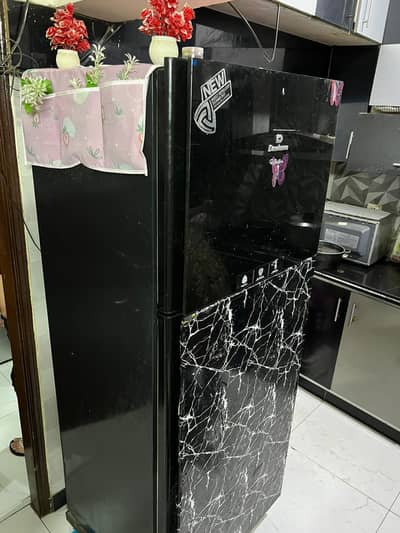Dowlence Full Size Fridge