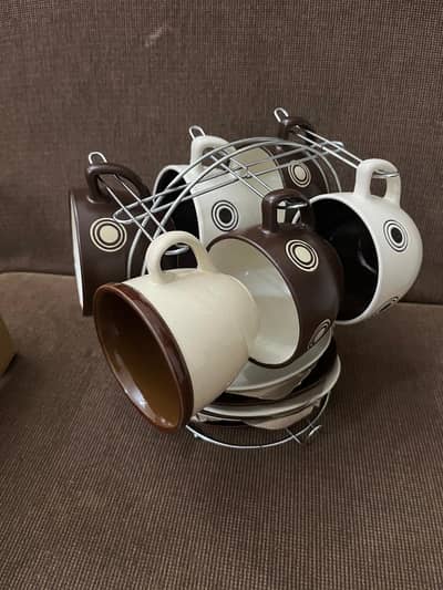 Tea Set with Metal Stand – Cups & Saucers