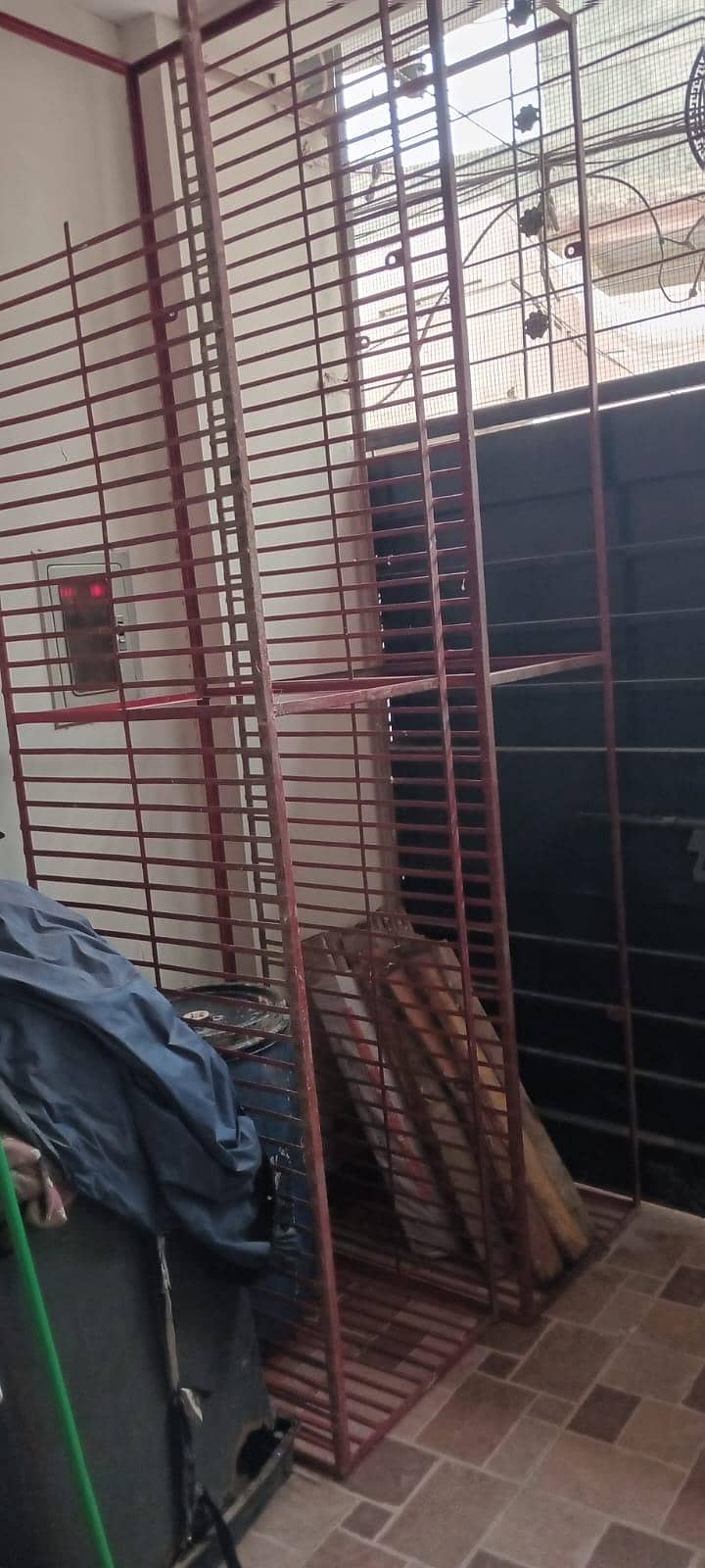 Cages 3