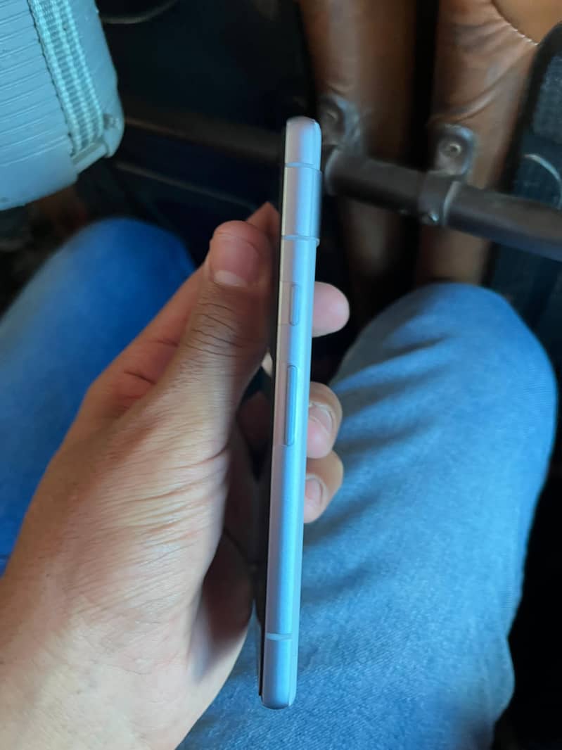 Google Pixel 7a 4