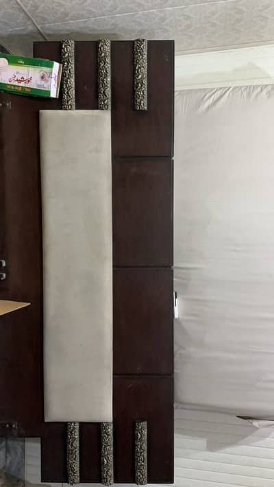 Complete bed with dressing draw
