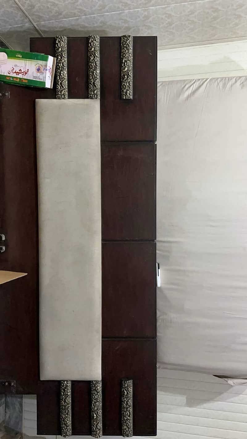 Complete bed with dressing draw 0