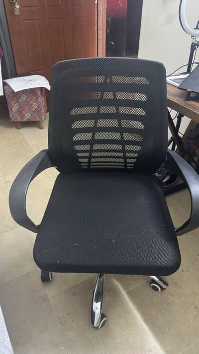 Executive Ergonomic Mesh Office Chair – Adjustable Height – Excellent
