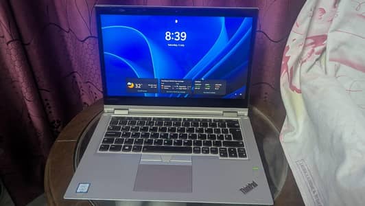 Lenovo ThinkPad yoga 370 256 GB SSD, 8GB Ram, touchscreen 360 rotation