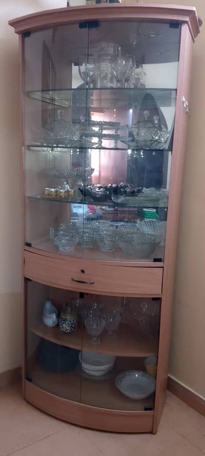 crockery wardrobe in good condition