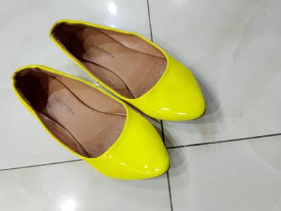 Neon pumps