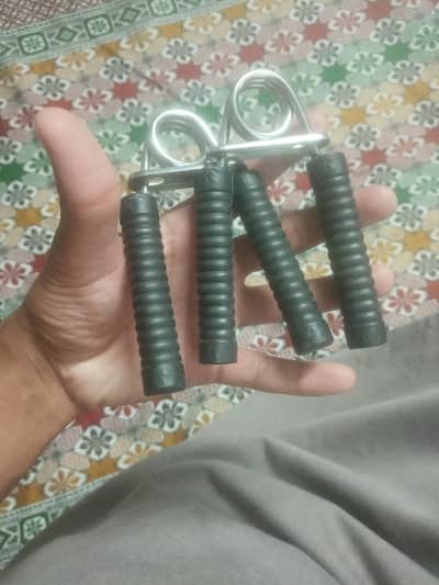 hand arms maker price 500