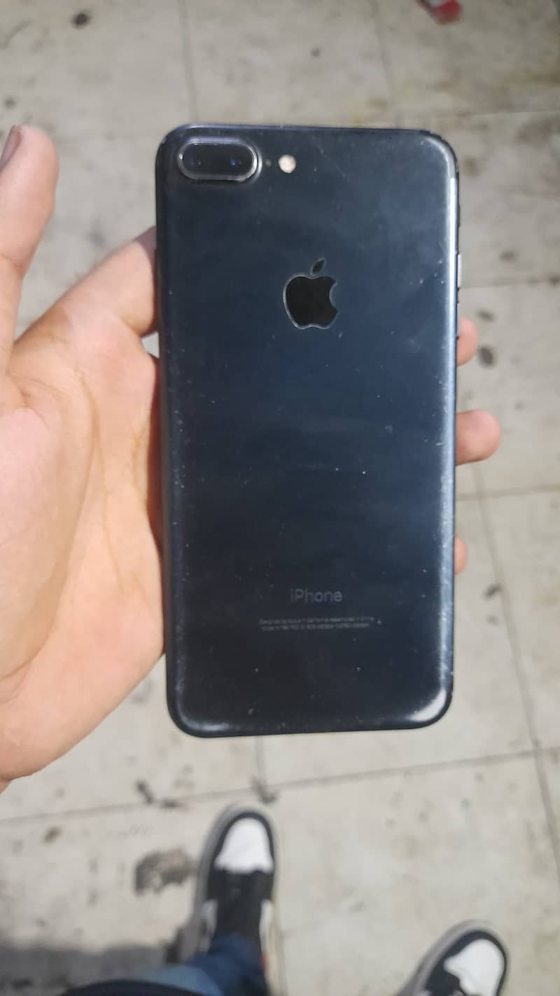 Apple iPhone 7 Plus 2