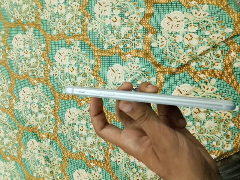 Apple iPhone 8 Plus 2