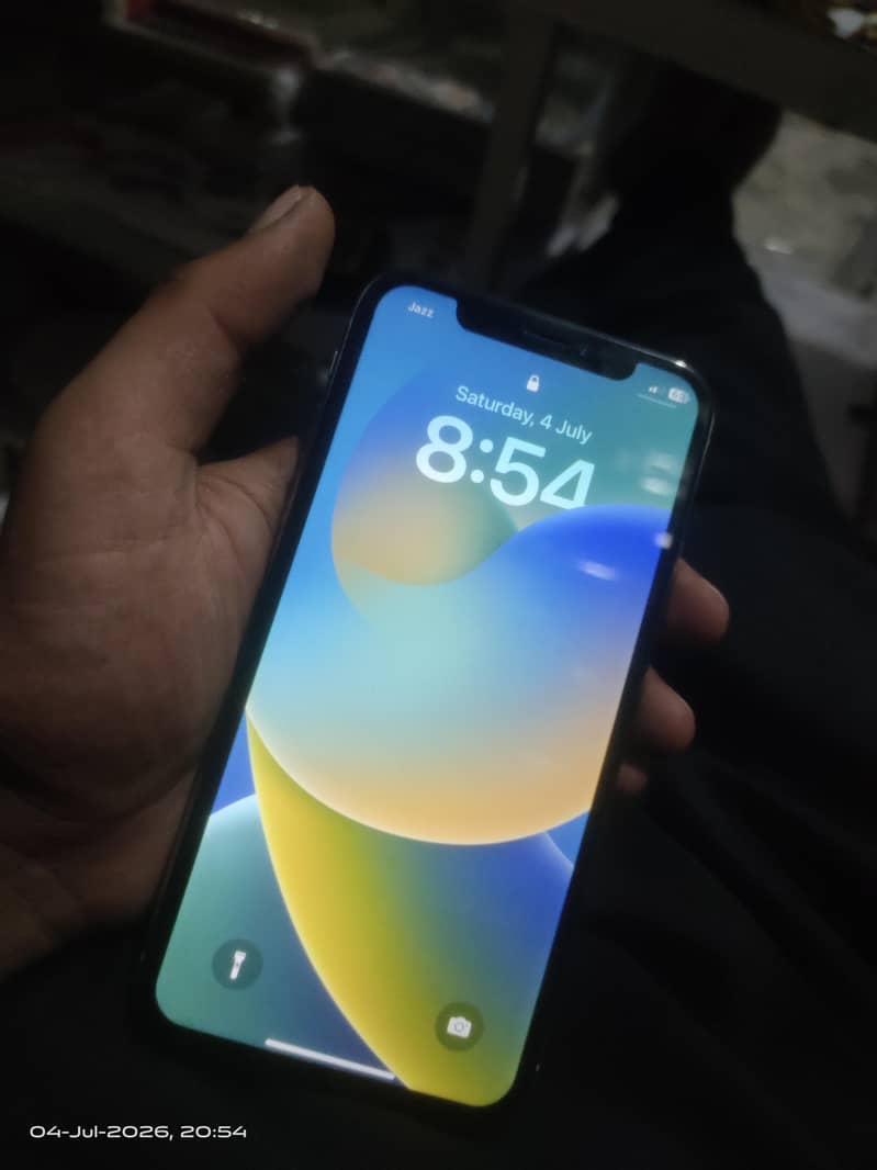 Apple iPhone X 4