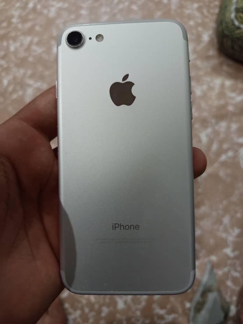 Apple iPhone 7 0