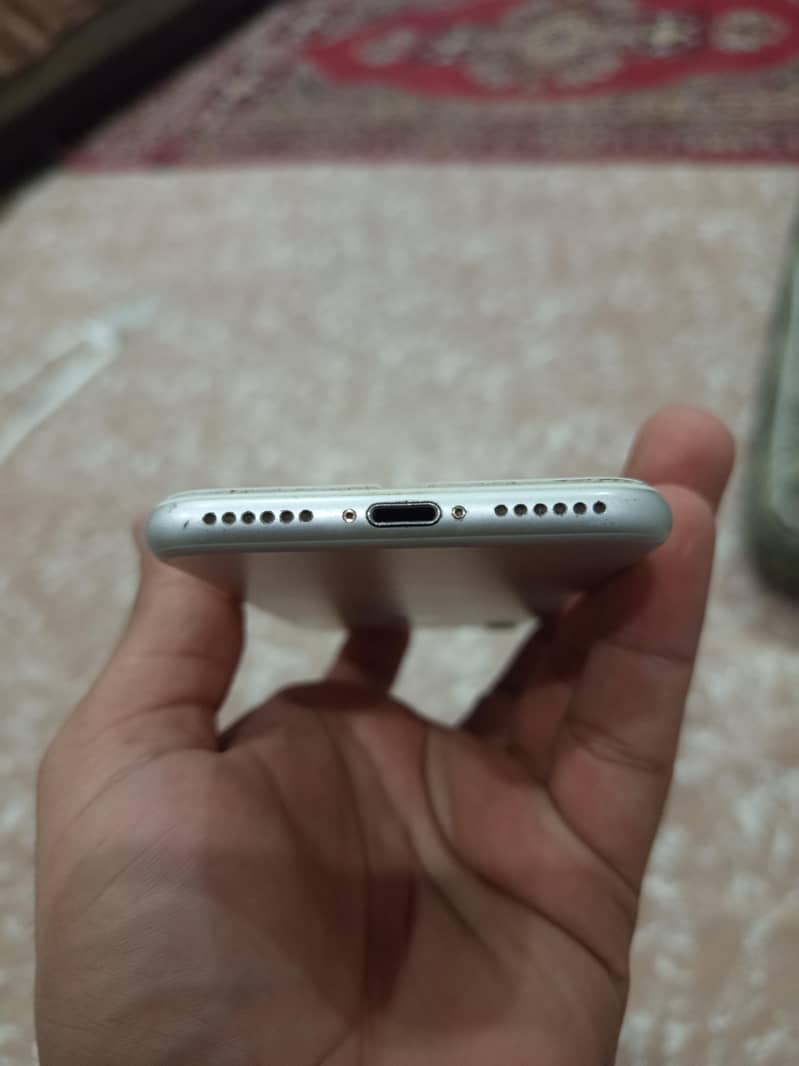 Apple iPhone 7 4