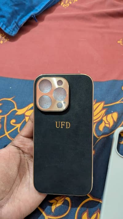 2 iphone 13 Pro / 14 pro cases