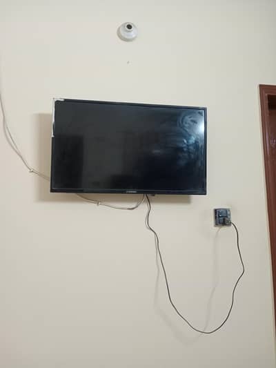 LCD TV for sale