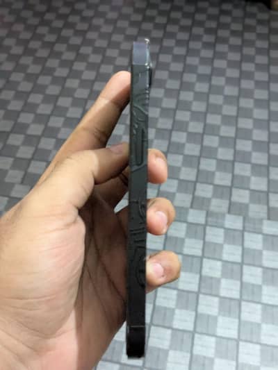 Apple iPhone 16e JV