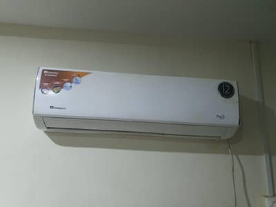 Brand New AC for sale 1.5 ton mega t3 good condition negotiable