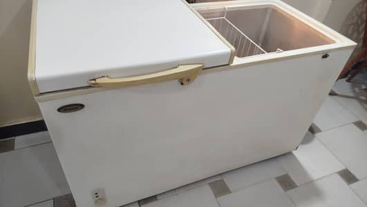 Waves deep freezer