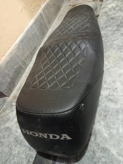 Honda CD-70 Seat