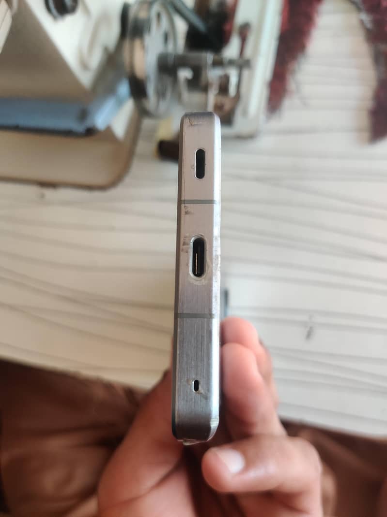 Sharp Aquos r7 2