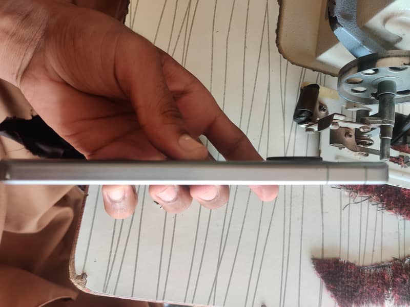Sharp Aquos r7 3