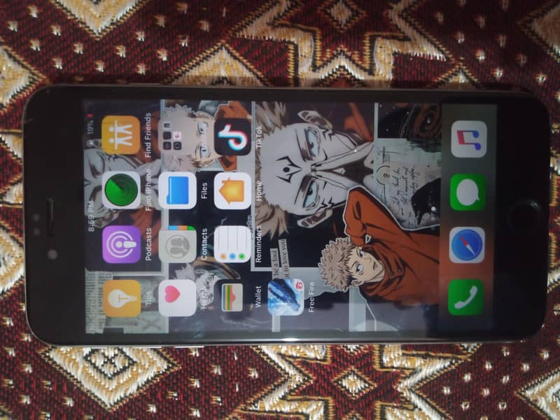Apple iPhone 6 Plus 0