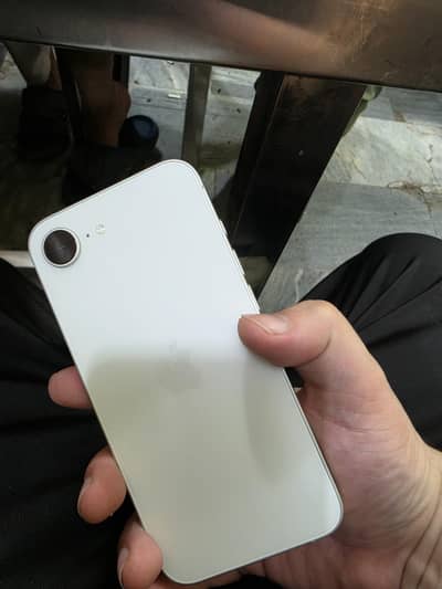 Apple iPhone 16e 128GB JV
