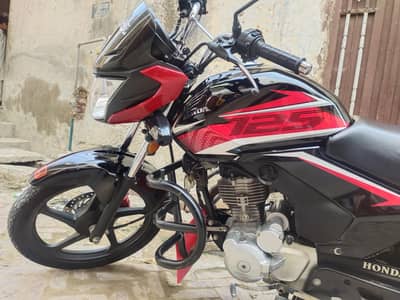 Honda CB125f