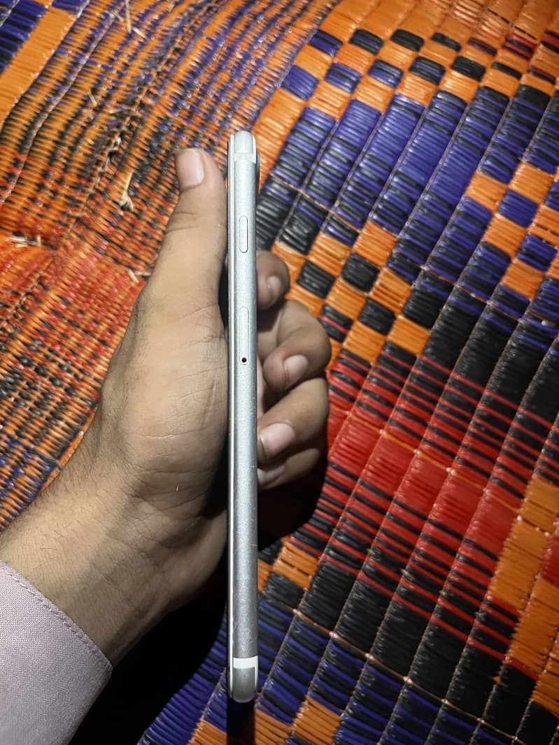 Apple iPhone 7 Plus 5