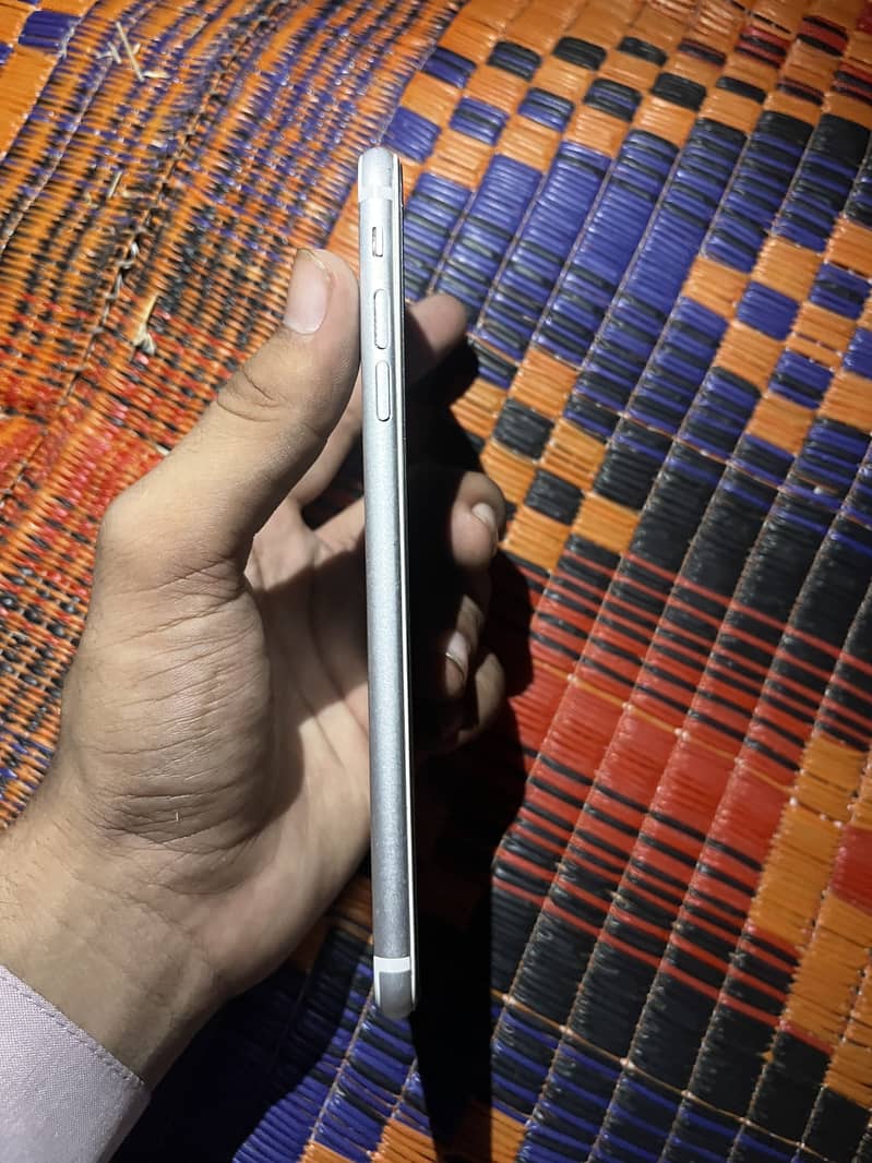 Apple iPhone 7 Plus 6