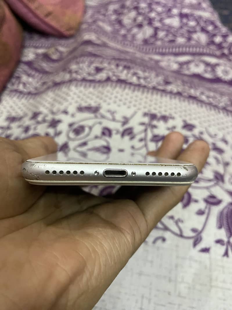 Apple iPhone 8 0