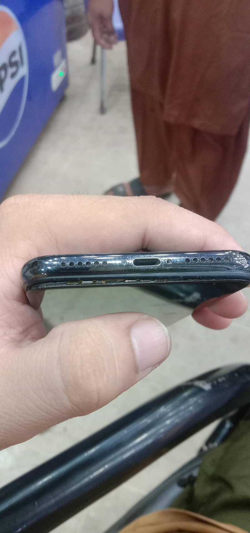 Apple iPhone X 4